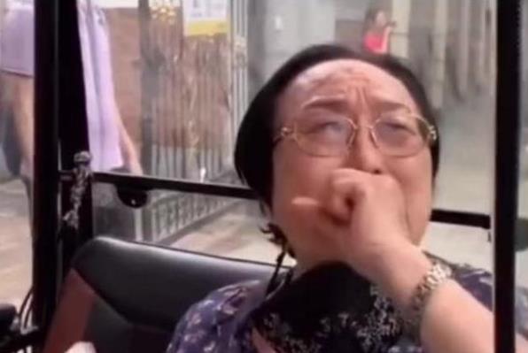 老花鏡不能隨意佩戴，按照年齡度數(shù)購買不準(zhǔn)確