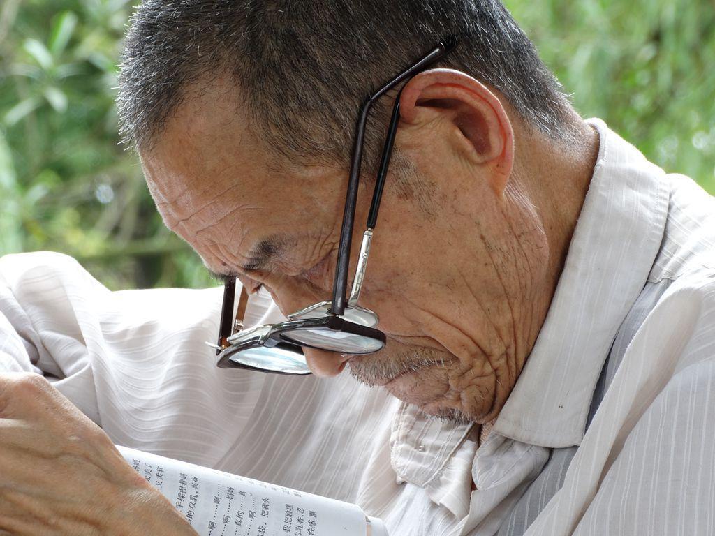 經(jīng)常聽說近視老花會(huì)抵消，真相其實(shí)是……