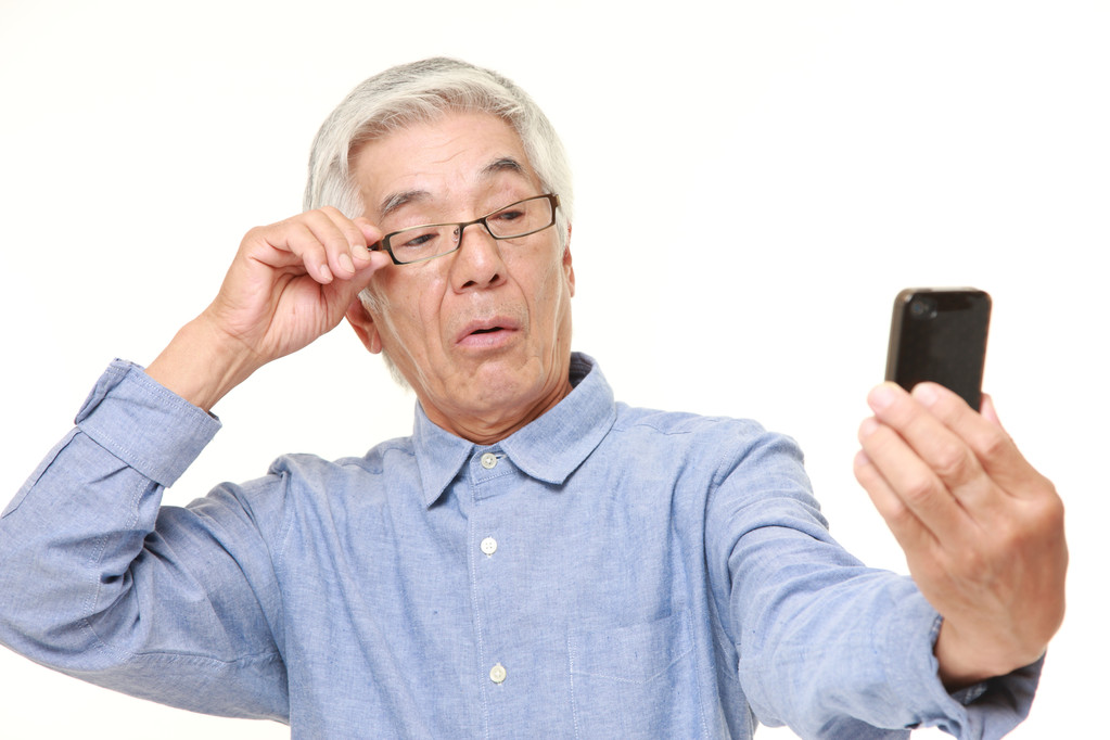 美麗島視光專家在線提醒：?jiǎn)问终坨R一時(shí)爽，不良影響卻不小……