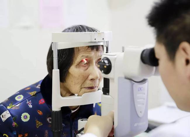 中老年人怎么配老花眼鏡才合適？